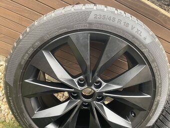 CASSIOPEIA  SCHWARZMATT  Orig.skoda Superb 3V 5x112  8j x18  - 5