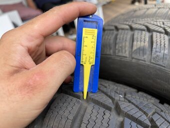Zanovne zimne pneu Uniroyal (Michelin ) 205/60/R16... - 5