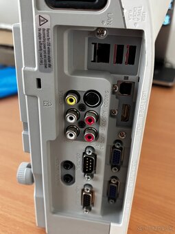 Projektory Benq a Hitachi -nutna vymena ziarovky - 5