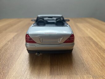 Mercedes-benz SLK 230 1:18 Maisto - 5