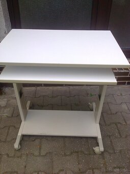 Stolíky, stoličky, dvere...... - 5