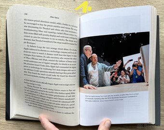 3 ANGLICKÉ knihy-AMAZON a STEVE JOBS kus/5-10EUR - 5
