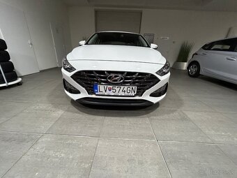 Hyundai i30 Fastback 1,5 T-GDi mHEV iMT Family - 5