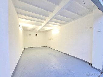 Veľmi pekná garáž s el. / TOP stav /Jakobyho / CENTRUM - 5