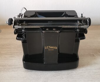 Starožitný písací stroj LC Smith Super Speed z roku 1937 - 5