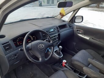 Toyota Corolla  Verso - 5