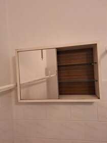Retro závesná skrinka do kúpeľne - 5
