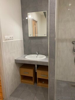 veľký 3i-byt bez zariadenia - 5