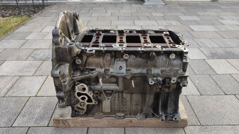 Predám blok motora 1.6 VTi 5FW EP6 - 5