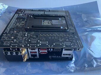 ASUS ROG STRIX B550-I GAMING – Mini-ITX - 5