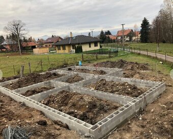 Výstavba rodinných domov - hrubé stavby, základové dosky - 5