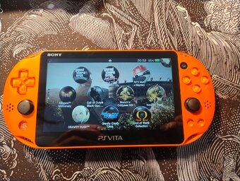 Predám PS vita 2000 Neon Orange + 125gb sd2vita - 5