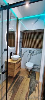 Prenájom bytu na námestí - 5