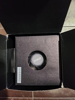AMD Ryzen 3700X - 5