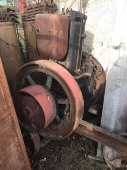 Predám veľký stabilný motor slavia 11 HP - 5