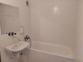 Ponúkame na predaj 2 izbový byt v Trenčianskych Tepliciach. - 5