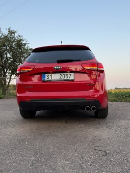 Kia Ceed Combi SW 1.6 CRDI 100Kw GT- LINE - 5