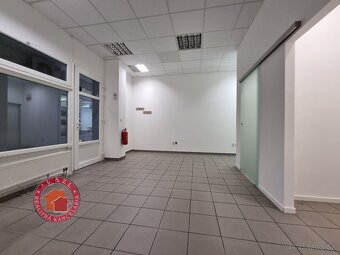 45 m2 OBCHODNÝ PRIESTOR V SENCI, pešia zóna - 5