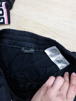 Guess 3x cierno ruzova logovana teplakova suprava - 5