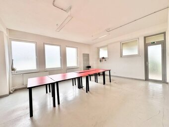 Na prenájom obchodný priestor 256 m2 v priemyselnej zóne v Ž - 5