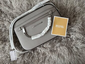 Michael Kors pearl grey kabelka - 5