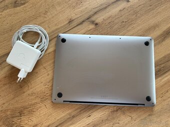 MacBook Pro 2020 i7 8/512 GB - 5