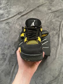Jordan 4 yellow thunder - 5
