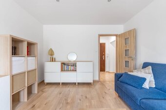 EXKLUZÍVNE: Jedinečný 2-izbový byt s 3 balkónmi, 2 veľkými p - 5