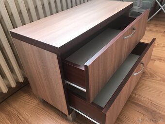 Skrinka pod TV - 5