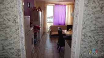 SPEKTRUM REALITY- Na PREDAJ garsónka, 23 m2 s loggiou, okres - 5