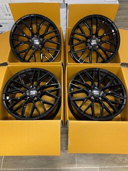 5x112 R18 MAM RS4 Black - 5