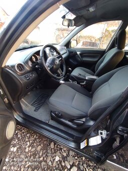 Predám TOYOTA RAV4-D4 2.0D 4X4 AWD - 5