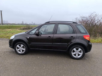 SUZUKI SX4 - 4x4 - 2014- 1,6 benzín Hatchback - 5