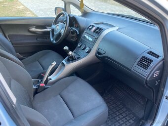 Toyota auris - 5