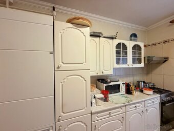 MAĎARSKO - ENCS - 3 IZBOVÝ RODINNÝ DOM S TERASOU, DVOJGARÁŽ, - 5