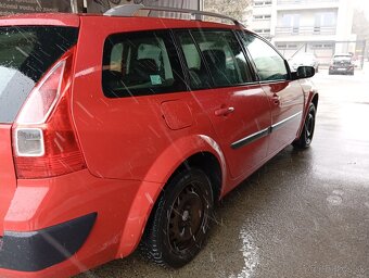 Predám Renault Megane 2 .1,4 72kw benzin - 5