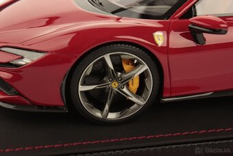 Ferrari SF90 Stradale | MR Collection 1/18 - 5
