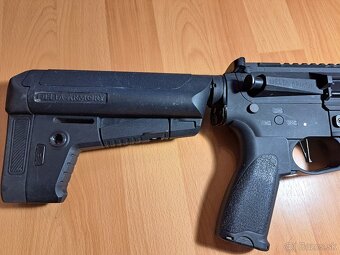 Predám airsoft zbraň M4 AR15 - 5
