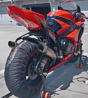 Suzuki gsxr 1000 L1/2011 - 5