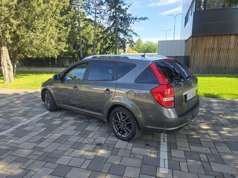 Kia ceed SW 1,6 CRDI - 5