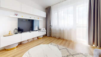 NA PREDAJ VEĽKÝ 4 IZBOVÝ BYT - 96 M2 - DVE LODŽIE, VIEDENSKÁ - 5