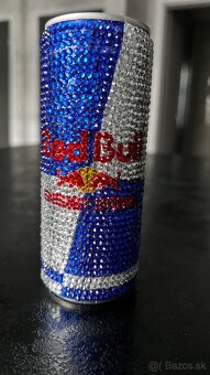 Red Bull ozdobený kamienkami - 5