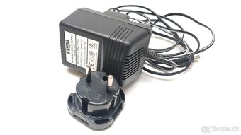 Predám MC predzosilňovač REGA Fono - 5