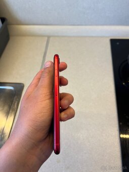 Na predaj IPhone 8 64 gb product red s krabicou - 5