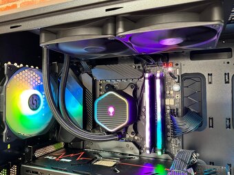 Ryzen 7 5800X3D\32GB\RX 7900XTX\SSD\850W Zdroj - 5