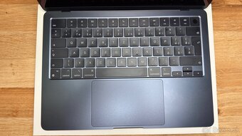 Macbook 13 M3 čip - 5