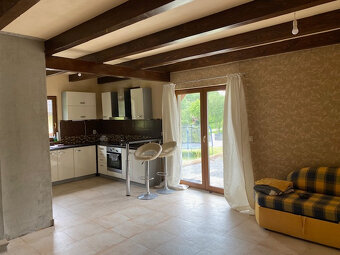 Bývanie v domčeku len kúsok od B. Bystrice? Nech sa páči ... - 5