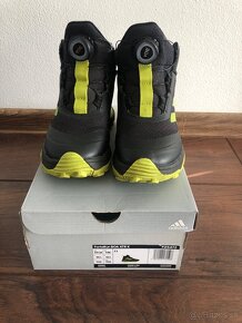 Botasky Adidas č.29, 30,5 a 31,5 - 5