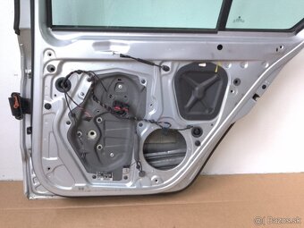 dvere Superb 2 sedan - LA7W 8E8E - 5