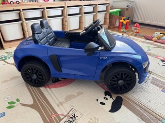 Elektrické športové auto AUDI - 5